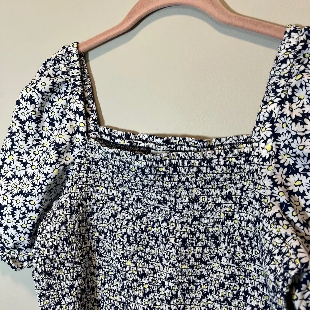J. Crew Puff Sleeve Smocked Peplum Daisy Floral Top Navy White Cotton Medium